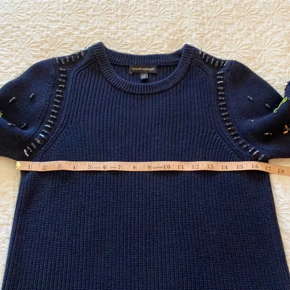 Gorgeous navy cotton blend short sleeved sweater with bling on & around sleeves - Picture 7 of 10